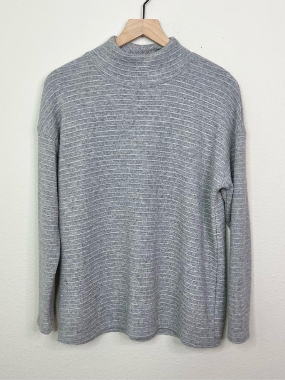Mono B Women's Heather Gray Mock Neck Sweater Sz Small Ribbed Essential Everyday